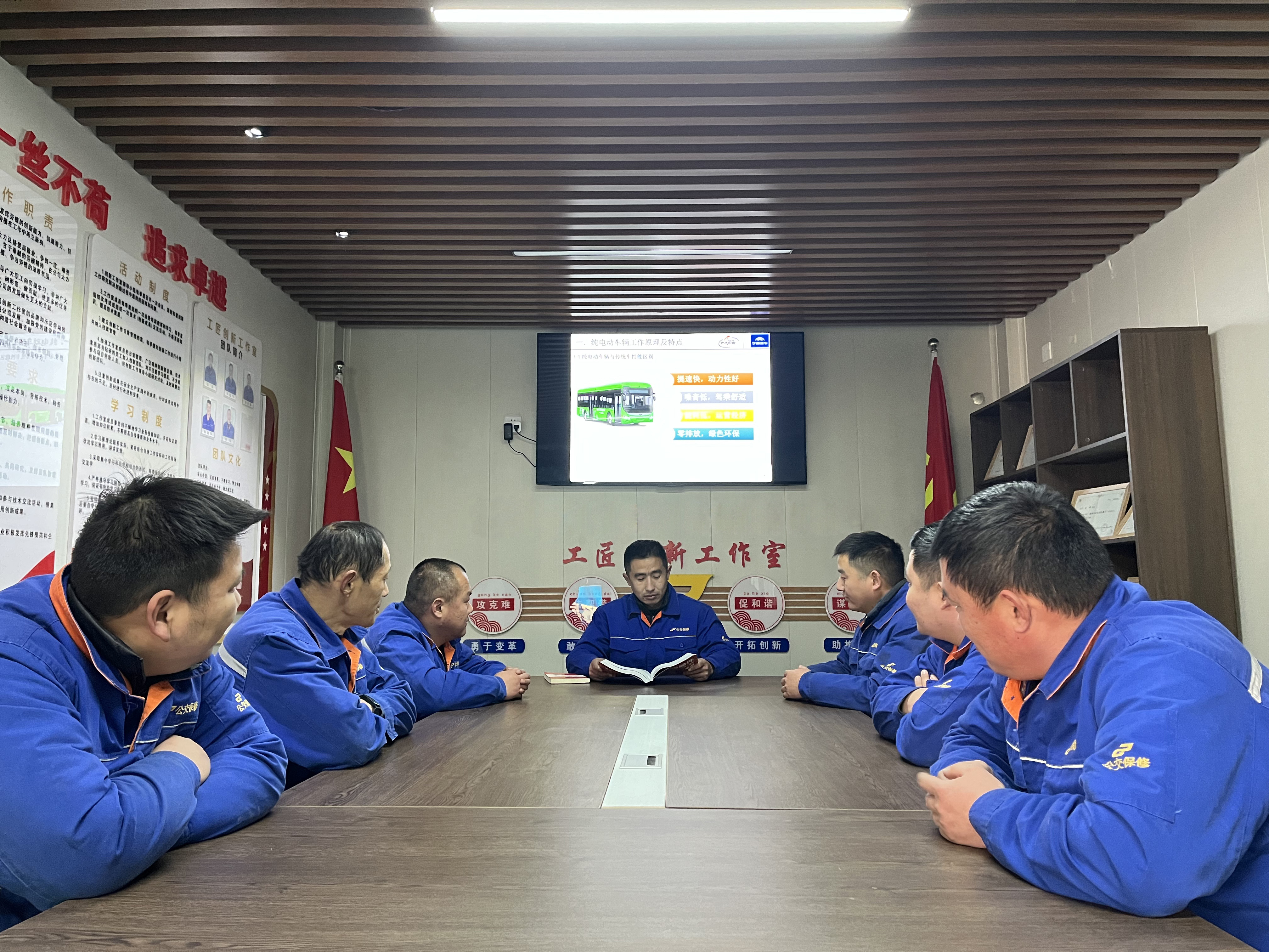“王成手艺巨匠事情室”获评“江苏省交通运输行业手艺巨匠事情室”